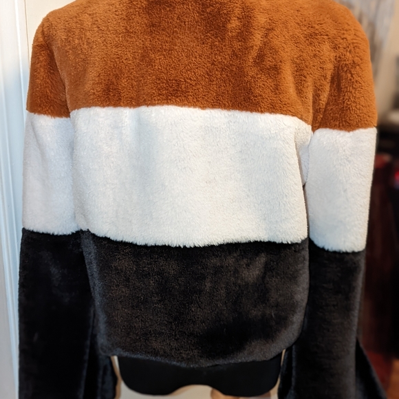 Faux fur crop jacket - Picture 6 of 6